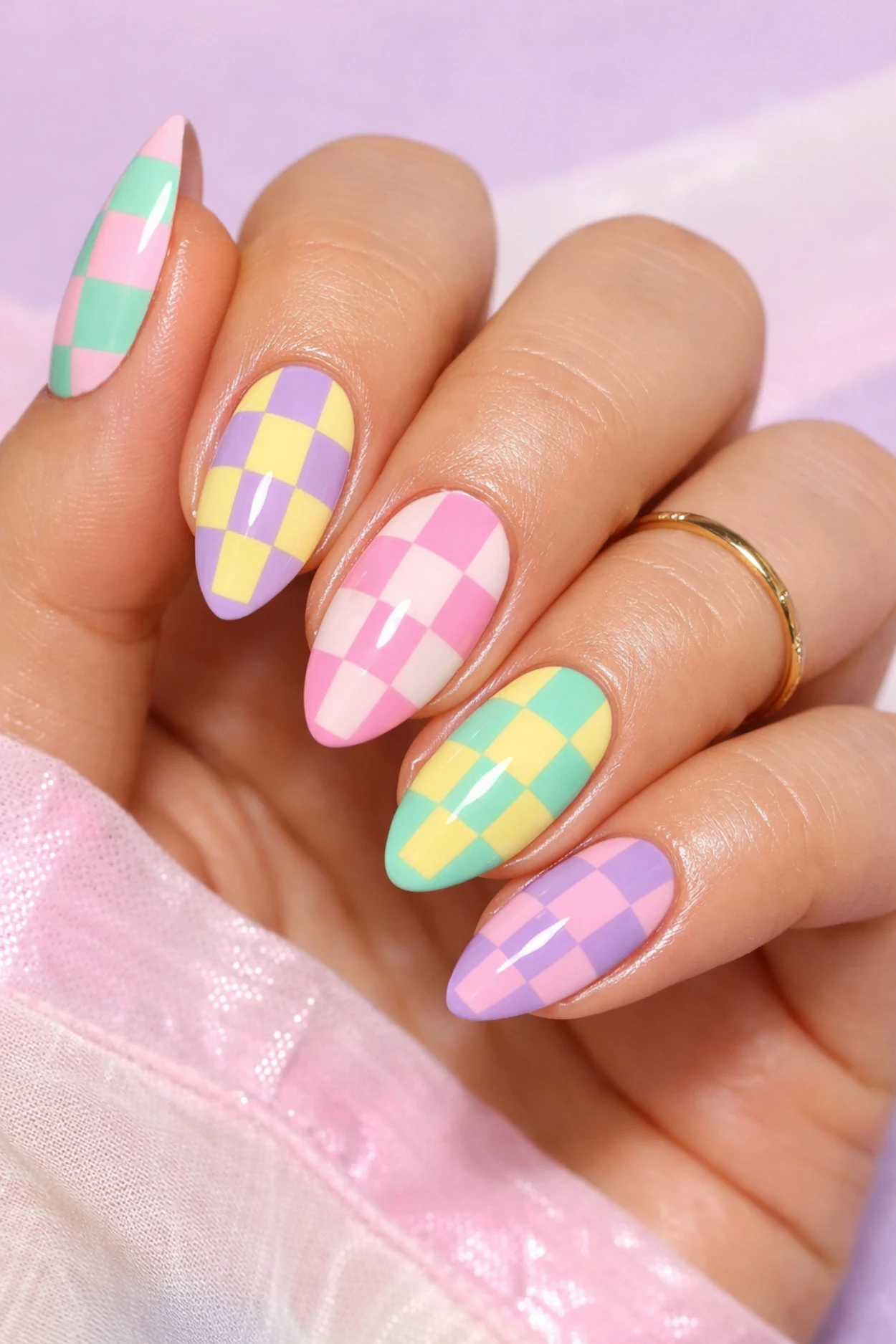 Nostalgic ‘90s Pastel Checkered Nails
