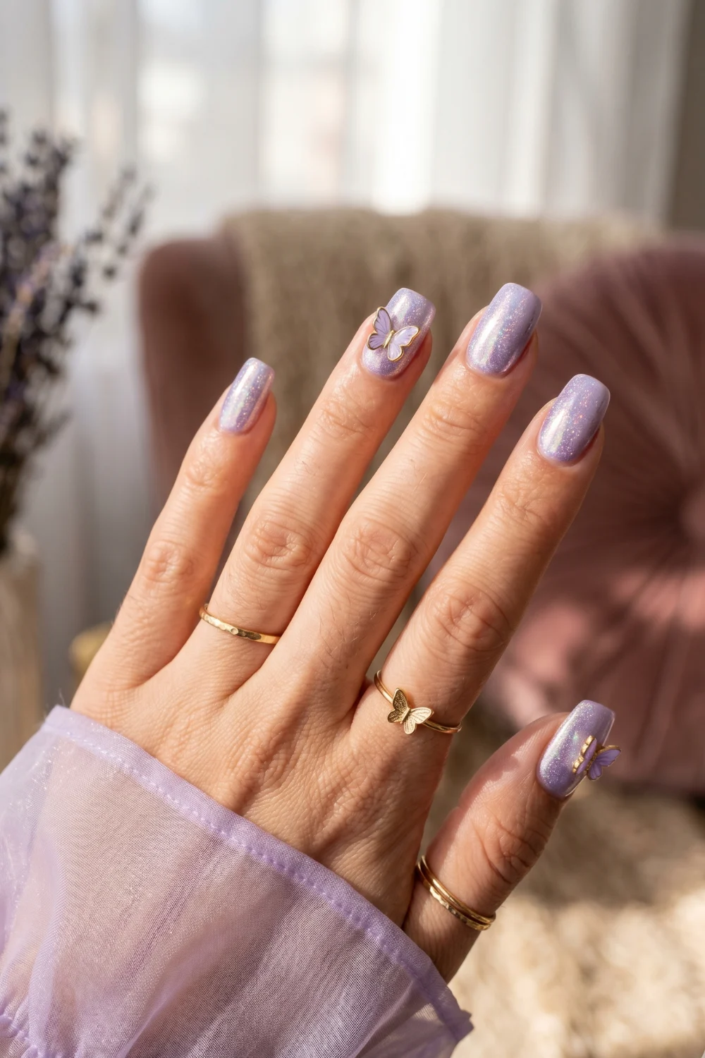 Jules-Inspired Glitter Chrome Nails